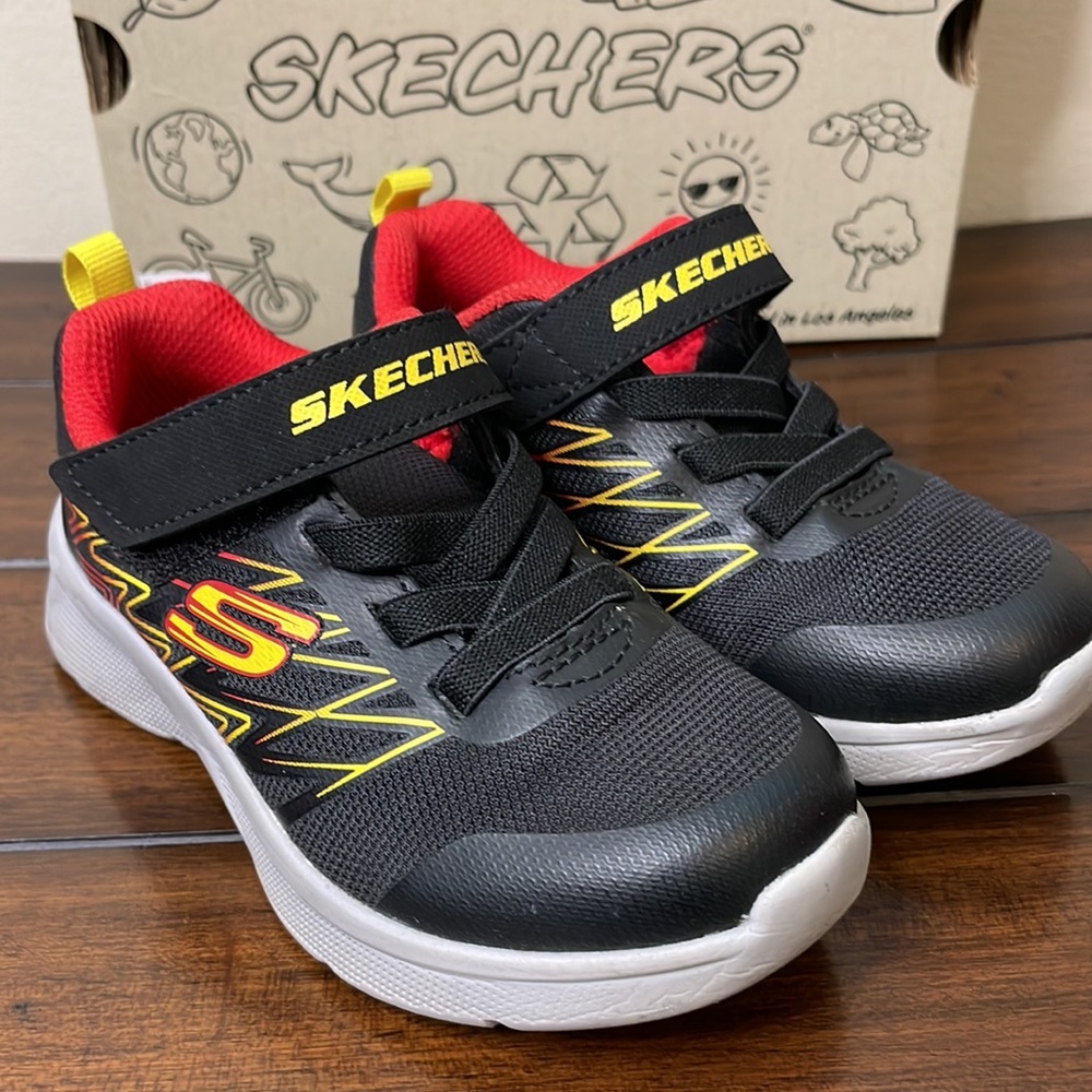 Skechers size 9. Never worn. - Picture 2 of 4